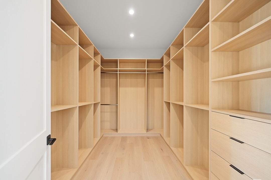 Fairmont Reserve, S Bundy Dr, 90049