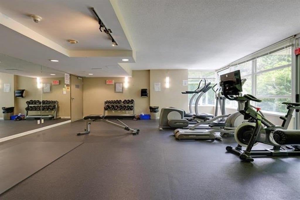 904-9288 University Cres