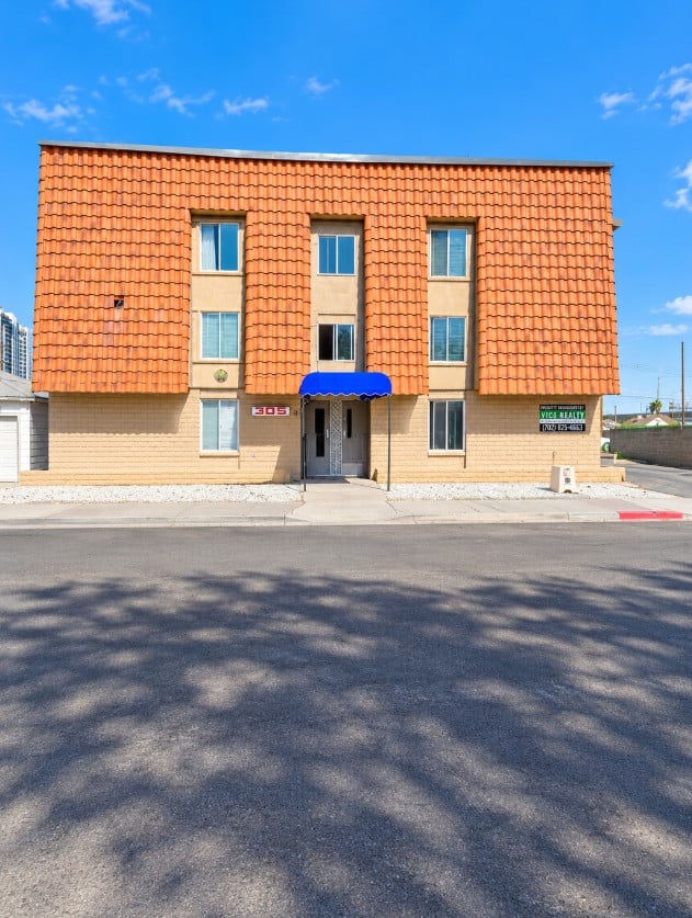 305 North 10th Street 24