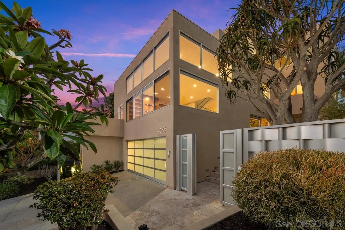 2885 Fallbrook Ln