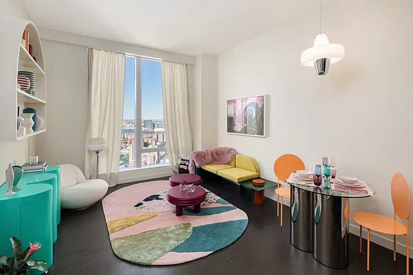 252 South Street Unit: 8J