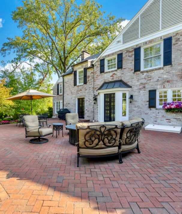 Sold Off-Market in Ladue on Coveted Briarcliff 