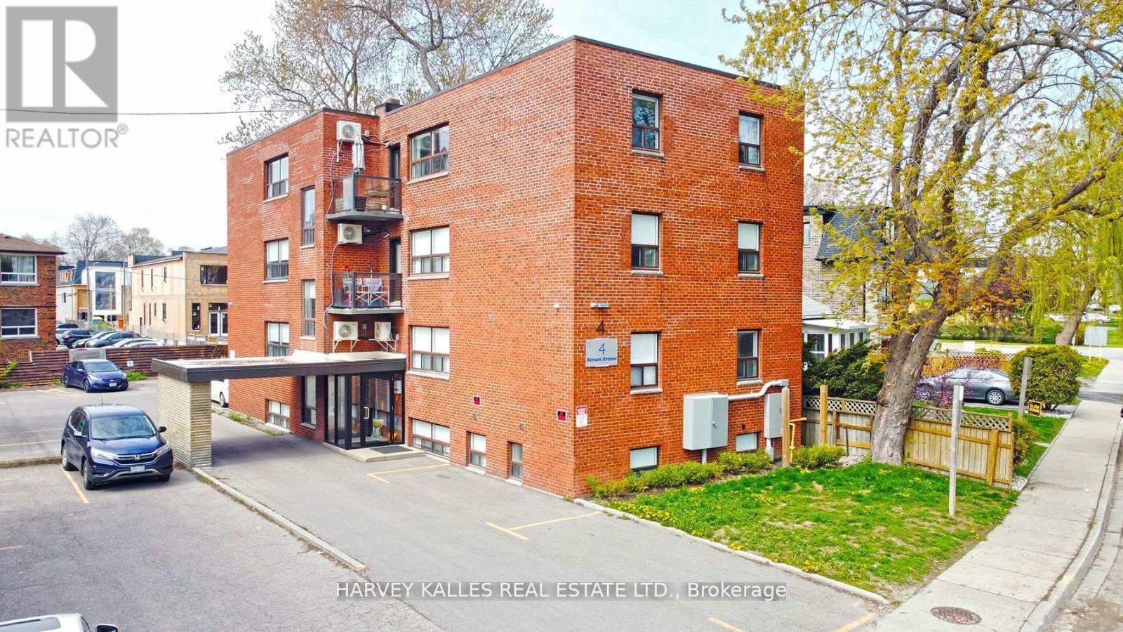 8 - 4 BENSON AVE