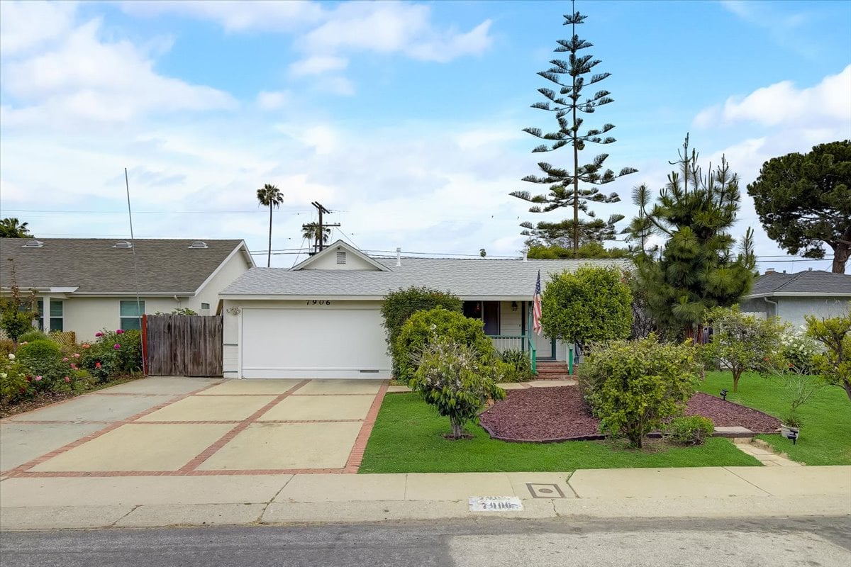 7906 Kittyhawk Ave
