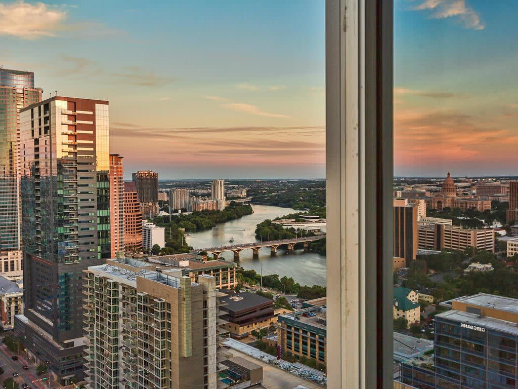 360 Nueces Street 3211