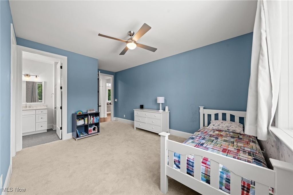 300 Woodridge Ln