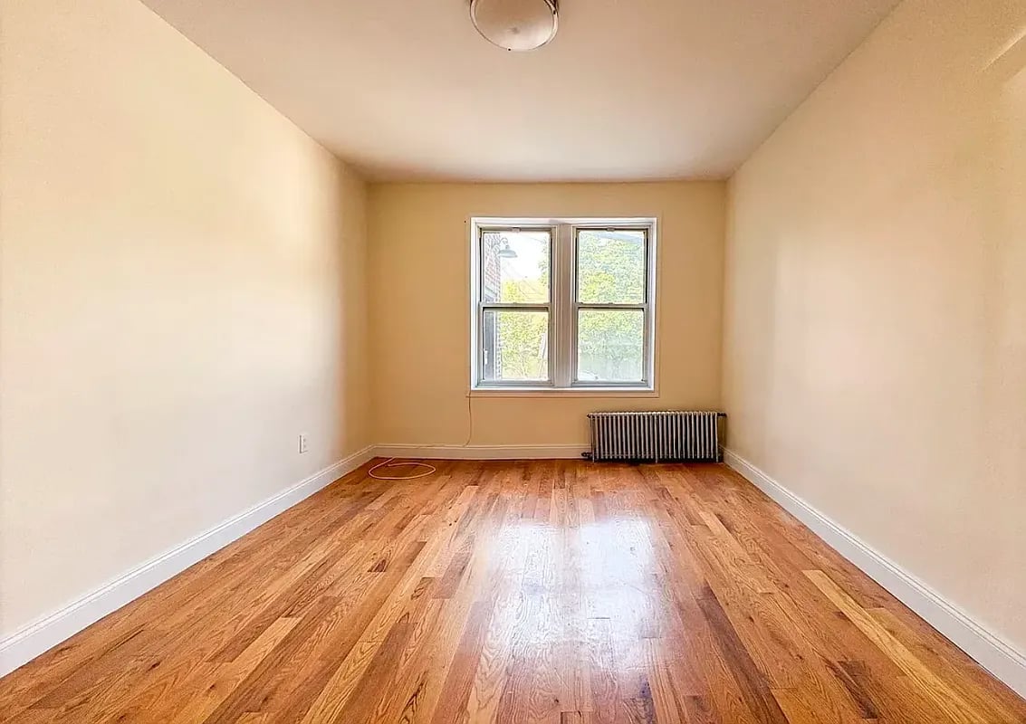 1479 East 34th Street #1R