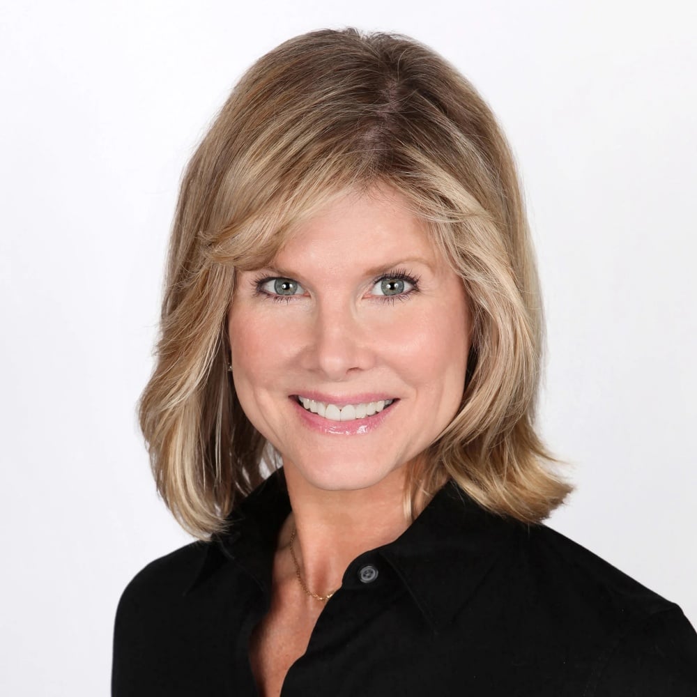 Julia Dito Tenafly, NJ Real Estate Agent Headshot