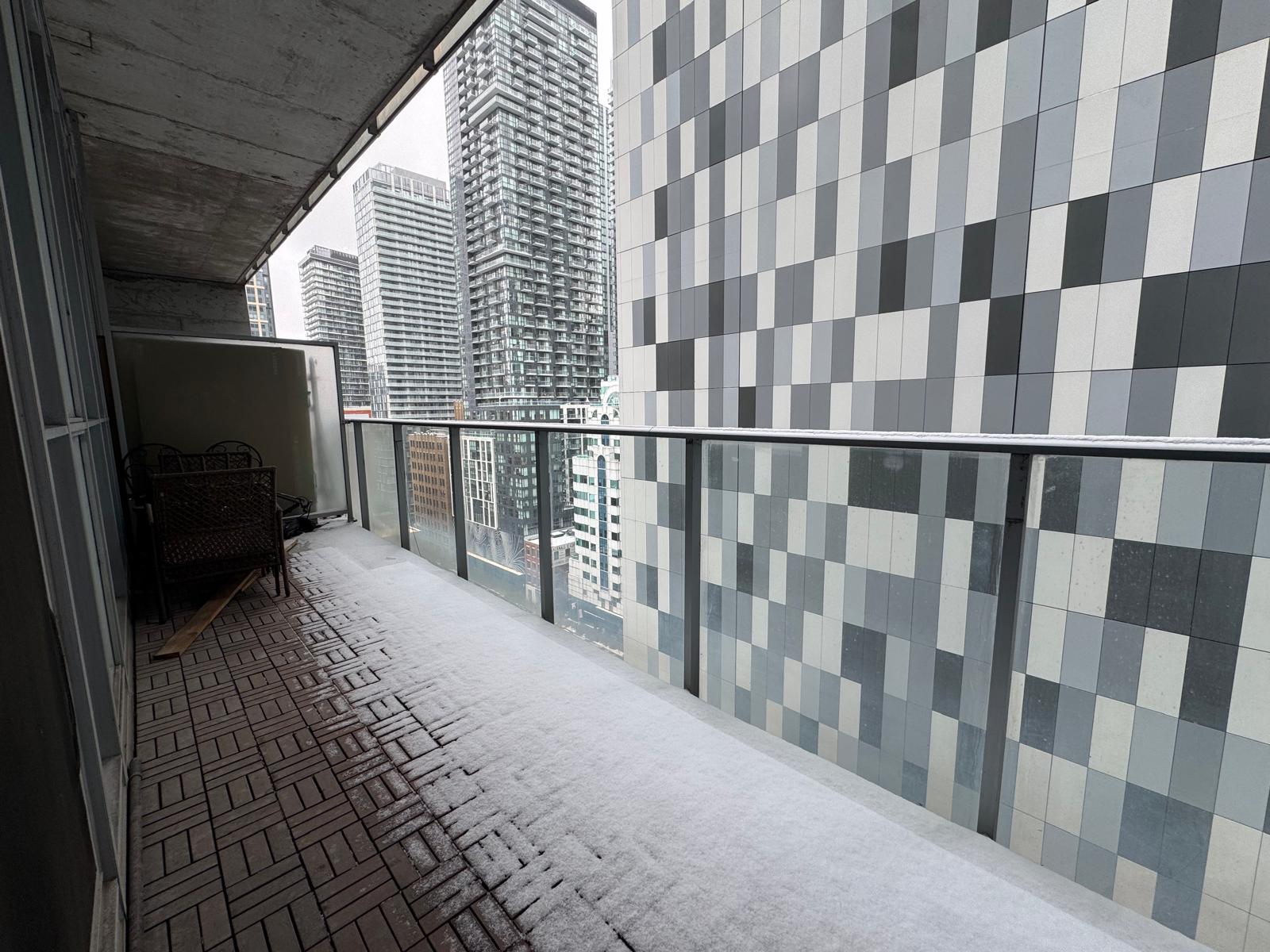 375 King Street W Unit:1605
