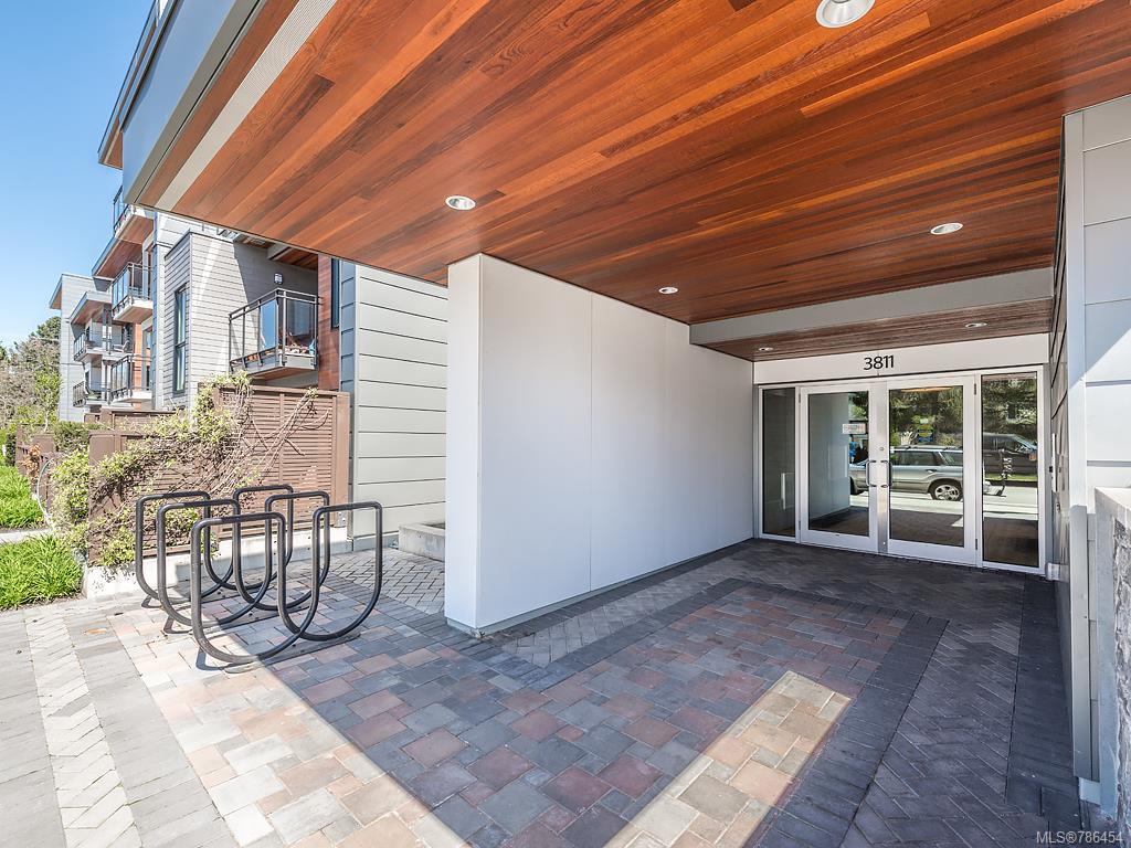 203-3811 Rowland Ave, Saanich