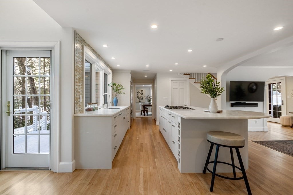 8 Lincoln Cir