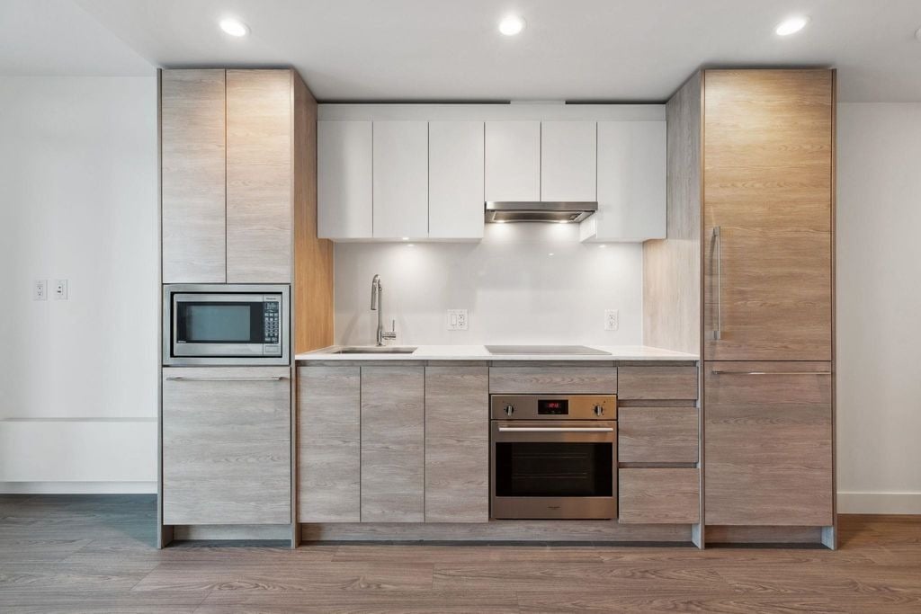 13615 Fraser Hwy, #2307