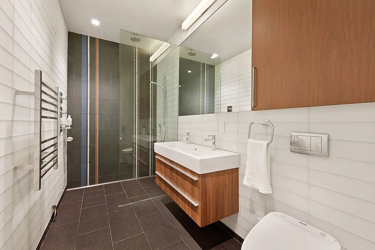 257 West 17th St, #2B