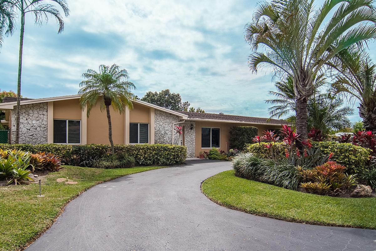 9860 SW 123 St