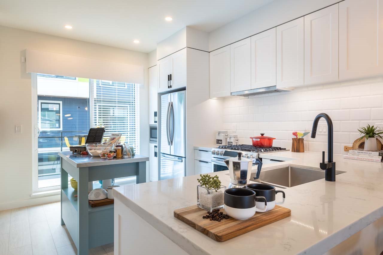 105-3105 St George St
