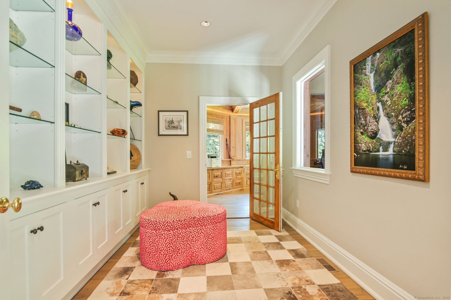 4 Longwood Dr