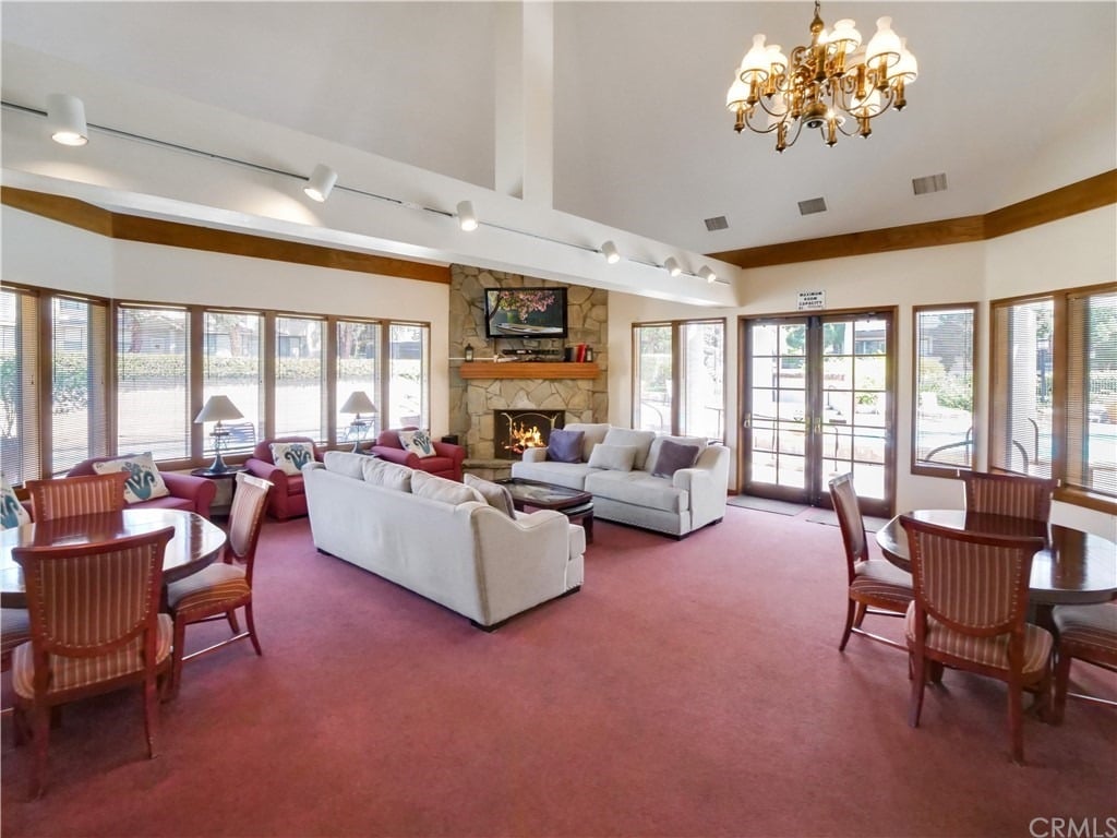 2563 Plaza Del Amo #204