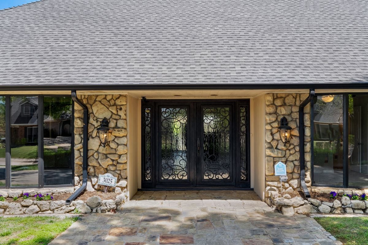 3025 Pine Ridge Road