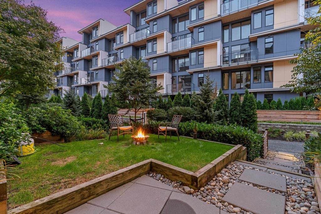 300 Salter St, #118