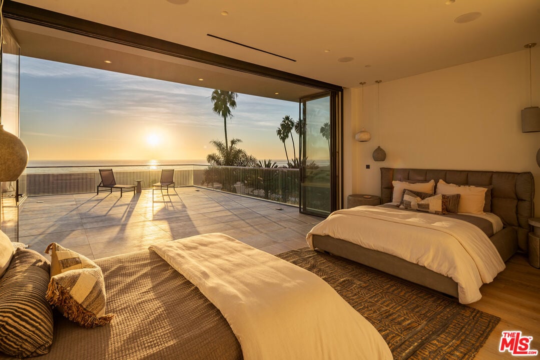 Palisades Beach Rd, 90403