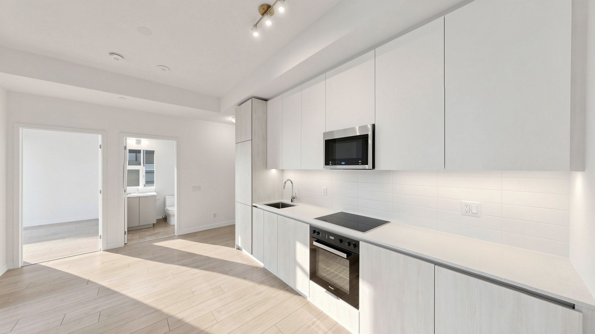 Luxury King West Residence