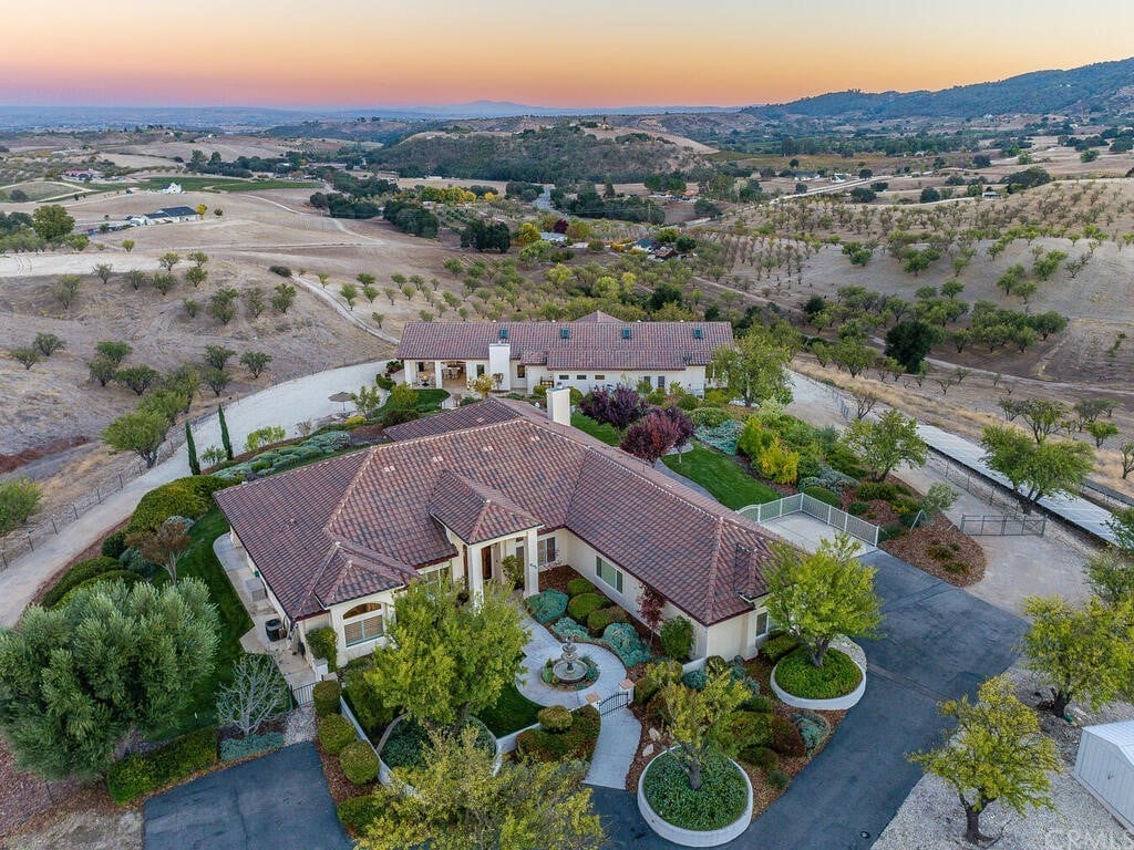 5495 Vista Serrano