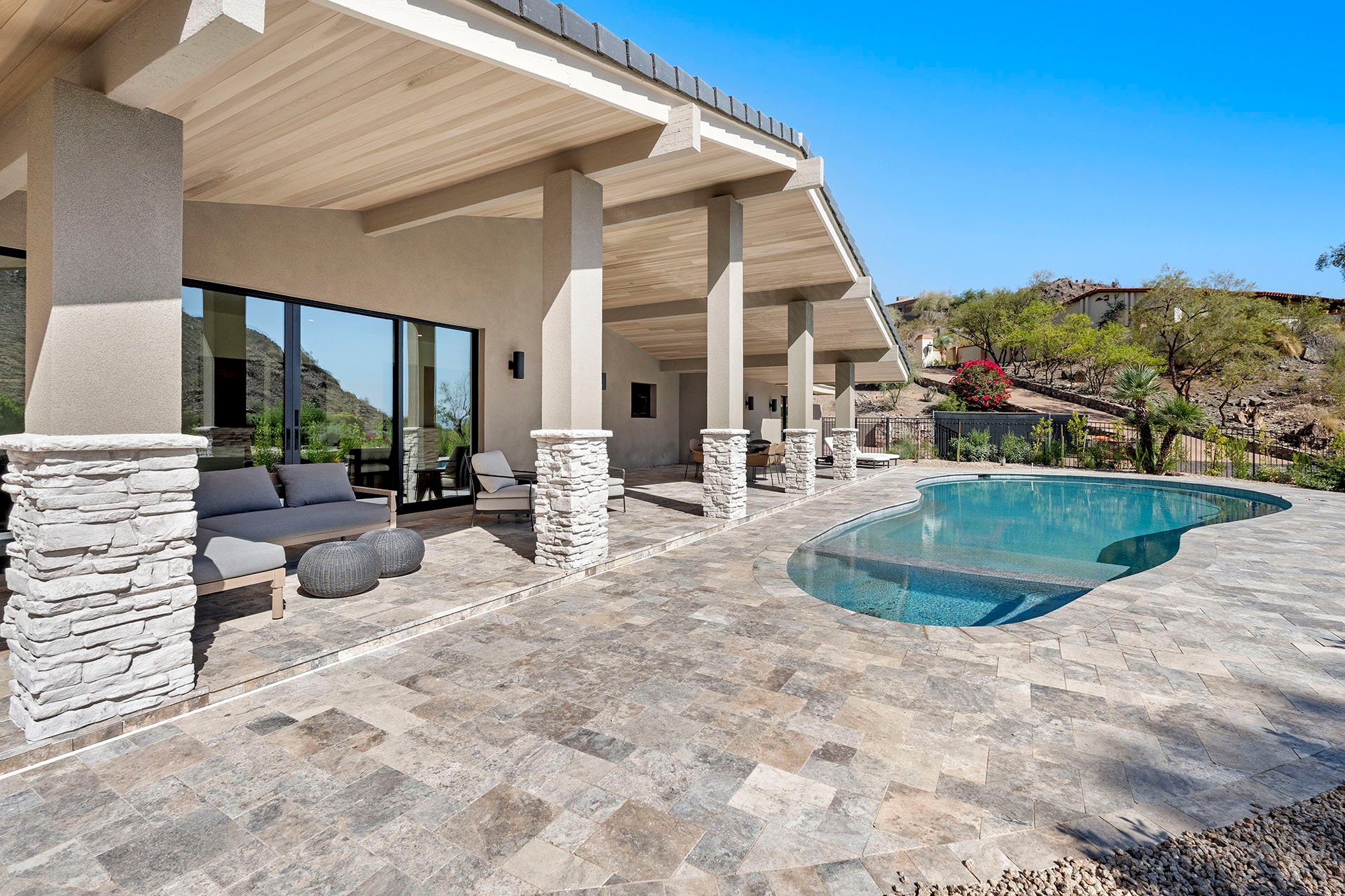 3500 E LINCOLN Drive 26