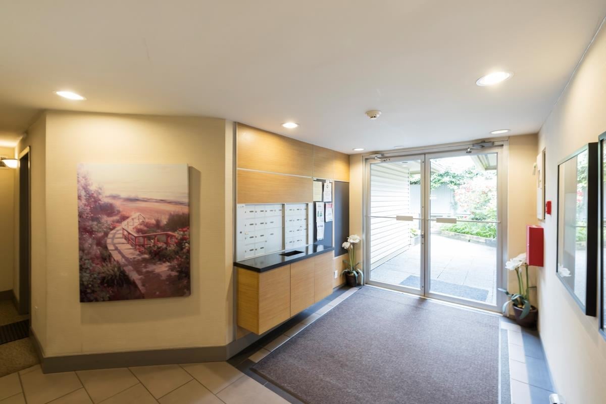304-827 W 16th Street, North Vancouver