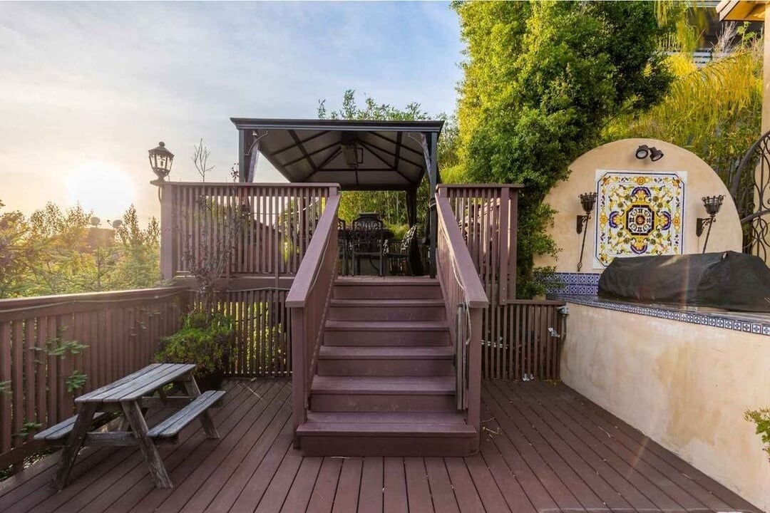 Celestia Crest, Venus Dr, 90046