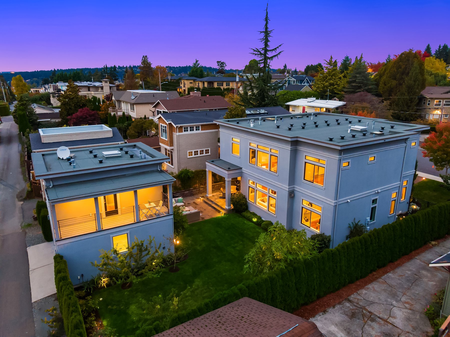313 11th Ave W