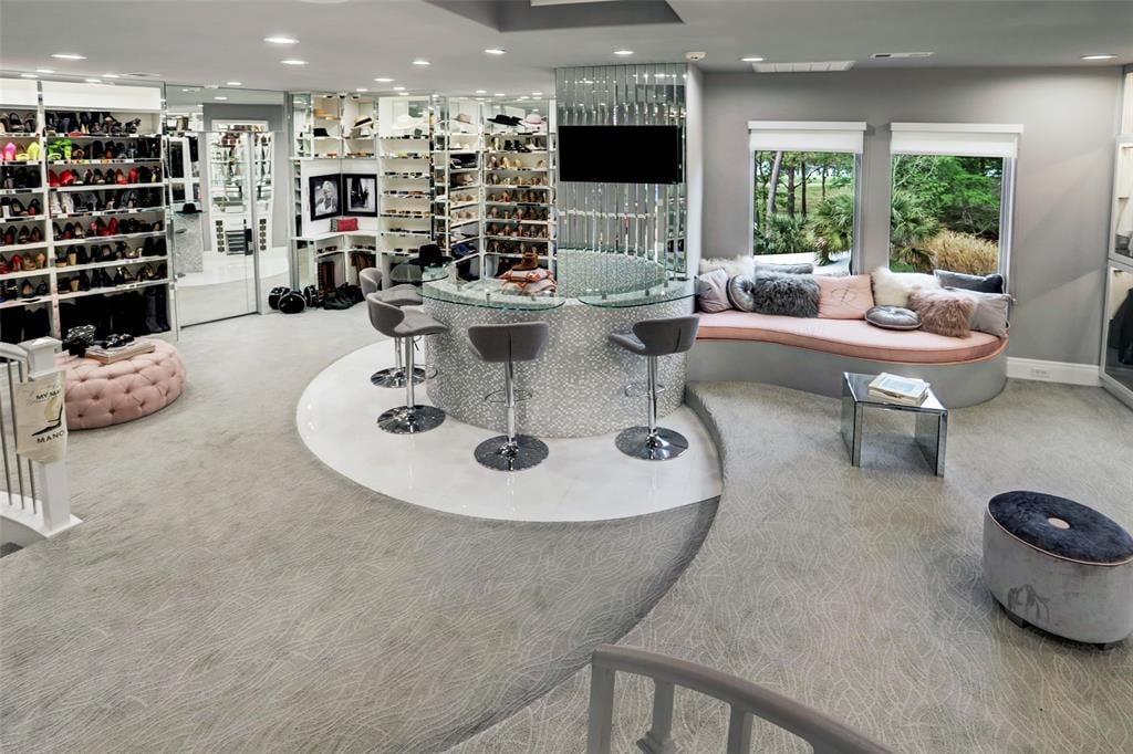 47 Grand Regency Cir