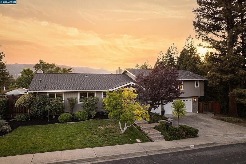 871 Richard Ln