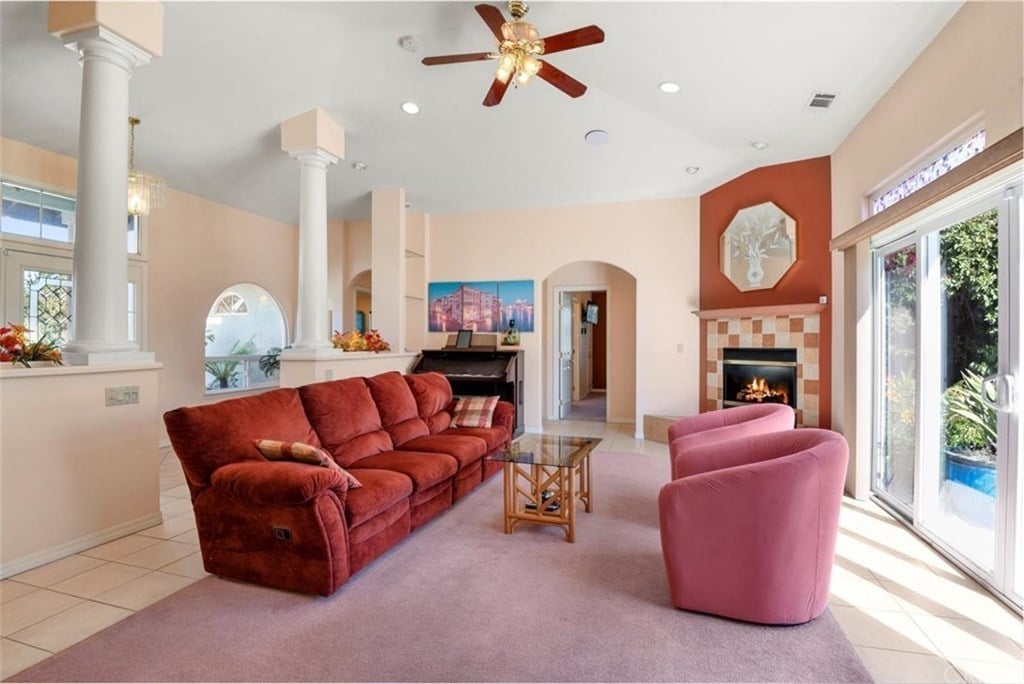 1685 La Cumbre Ln