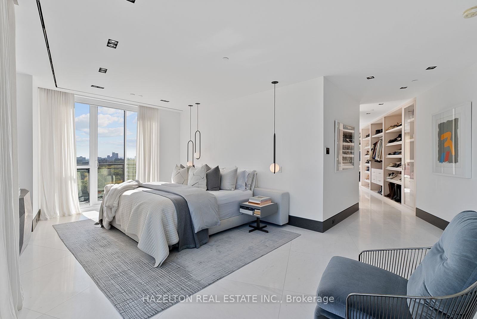 YORKVILLE'S PINACLE OF LUXURY PENTHOUSE