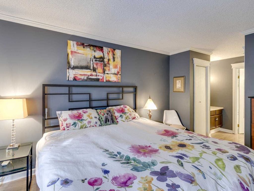 1515 Chesterfield Ave, #205