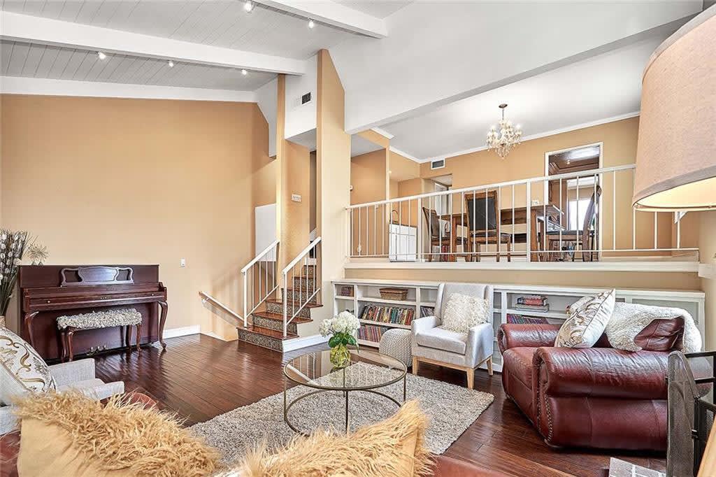 11798 Moorpark C Studio City, CA