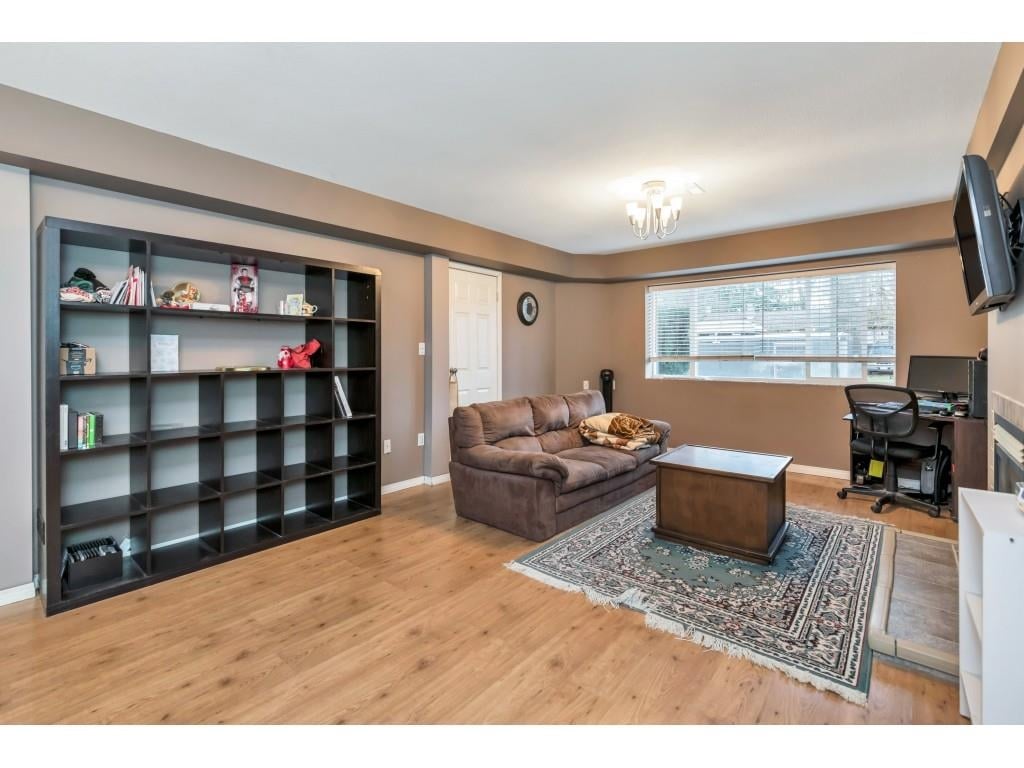 19548 120b Ave