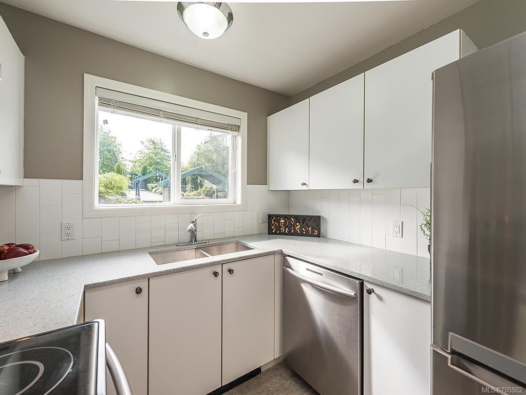 208-894 Vernon Ave