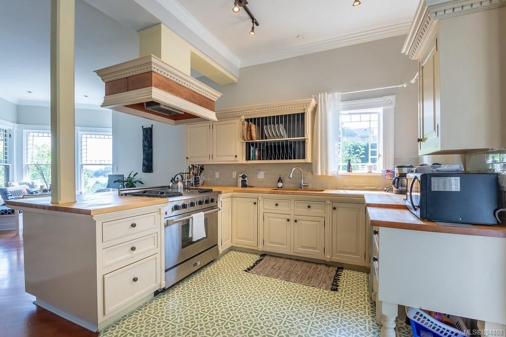 1140 Arthur Currie Lane