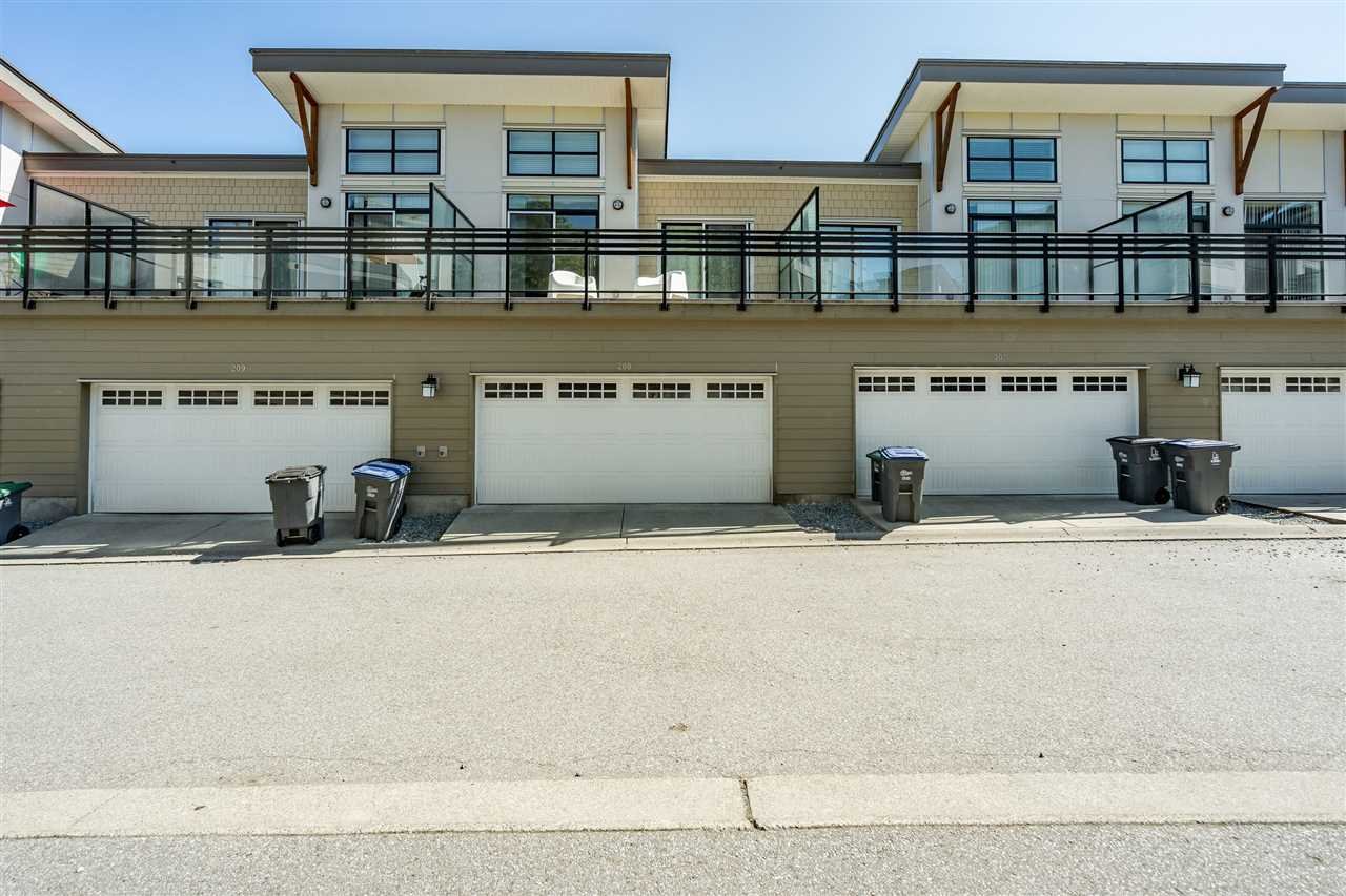 208-9987 E Barnston Dr