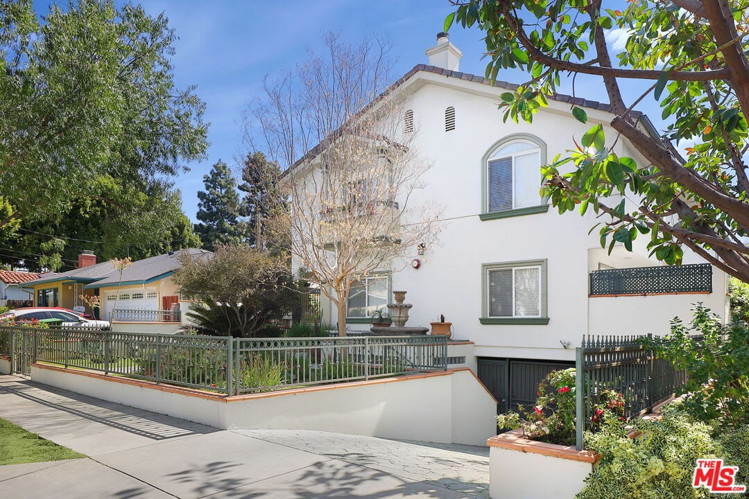 9516 Lucerne Ave., #4