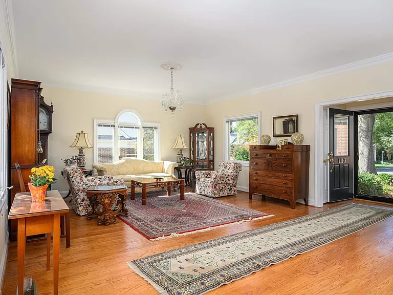 1113 Marion Dr