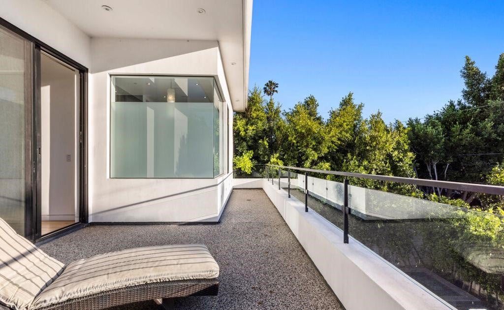 N Edinburgh Avenue, 90048