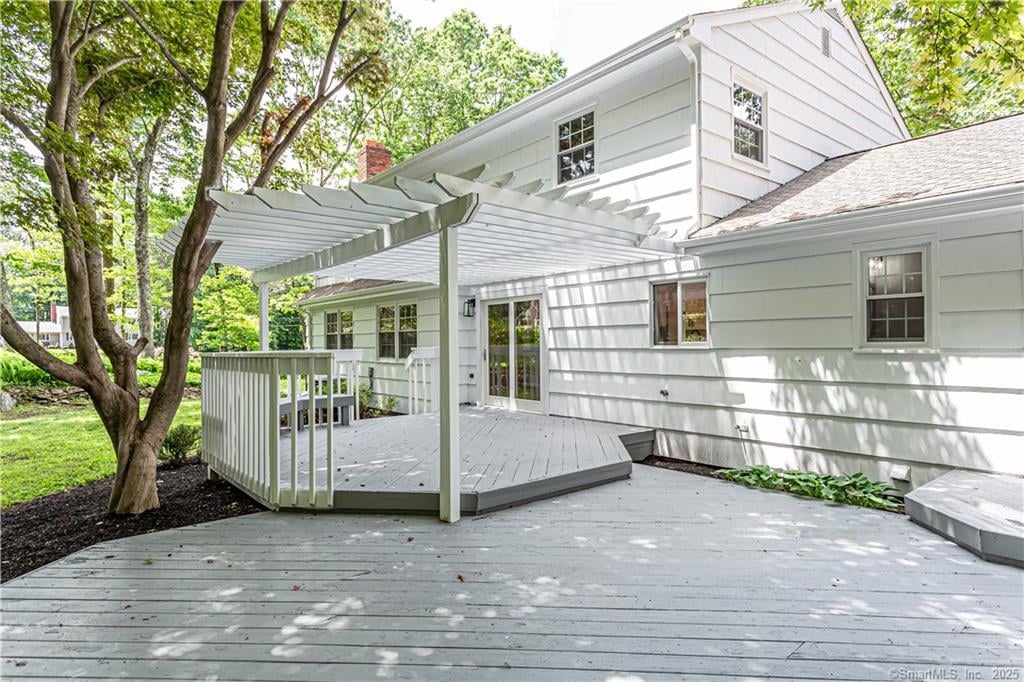 115 Fresh Meadow Dr,  Trumbull