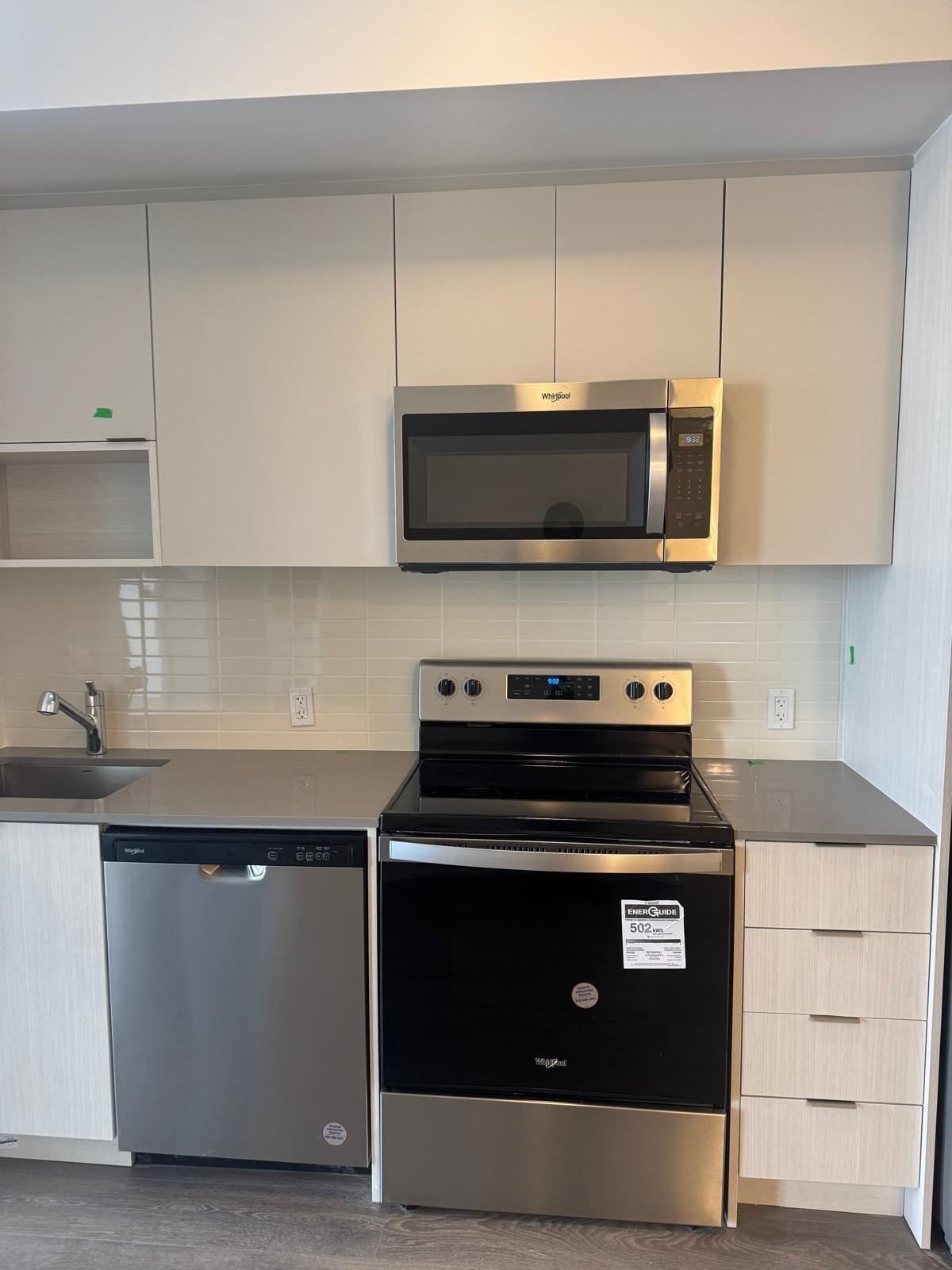 204 Burnhamthorpe Road Unit: 1804