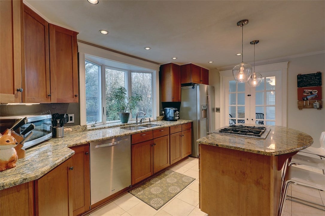 11 Beech Tree Rd