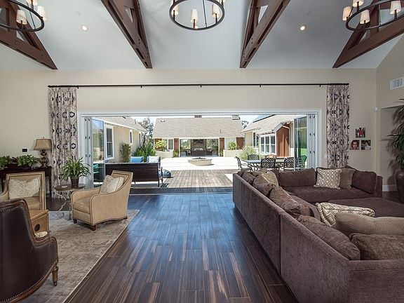 1310 Lake Dr