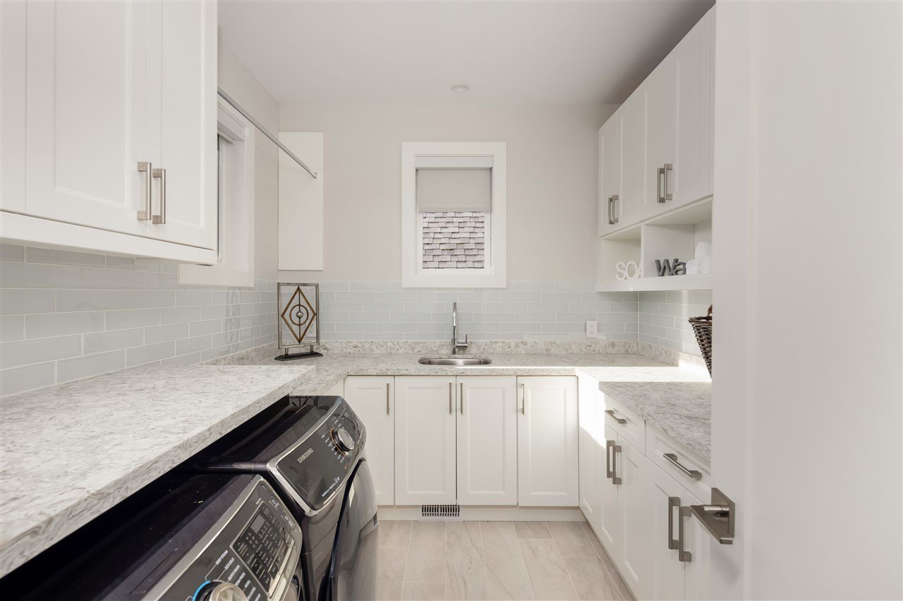 40889 The Cres Cres