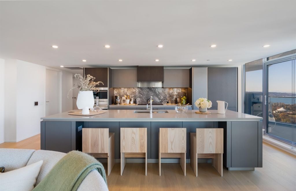 889 Pacific St, #3003