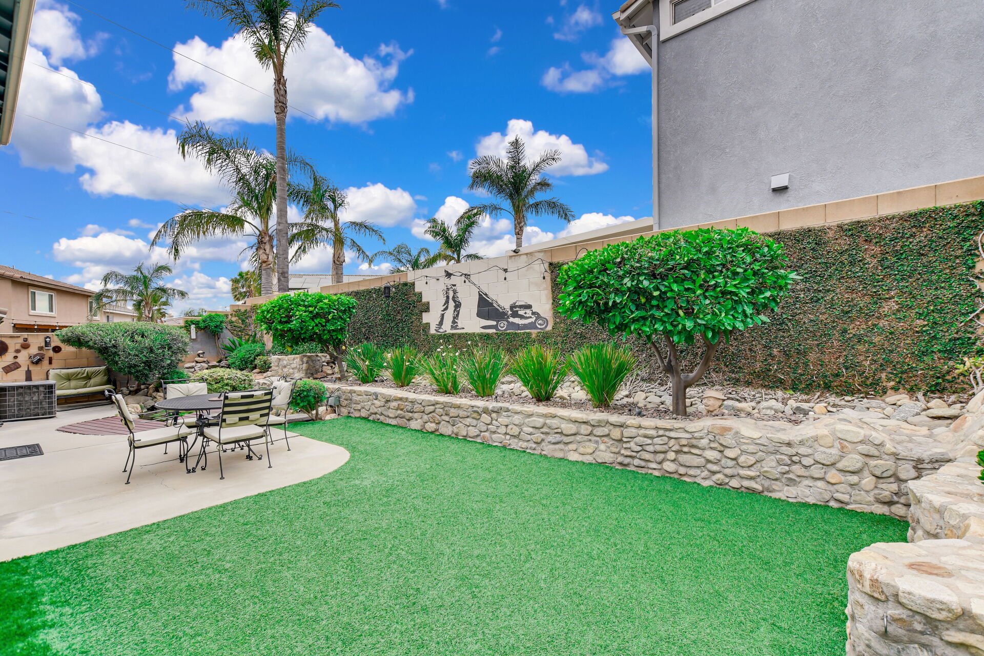 5744 Tamarisk Way